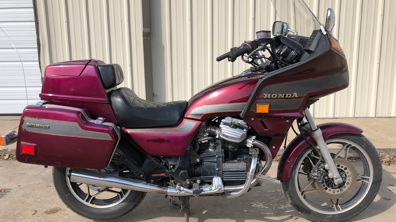 1983 Honda GL650 Built into Eurofighter Caferacer  Full Timelapse part 1