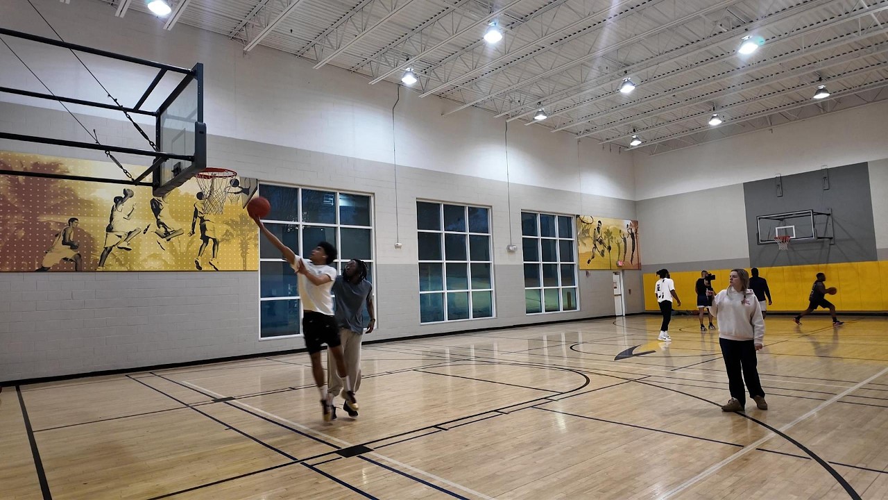 Bro challenged me to 1v1 so I taught him a lesson