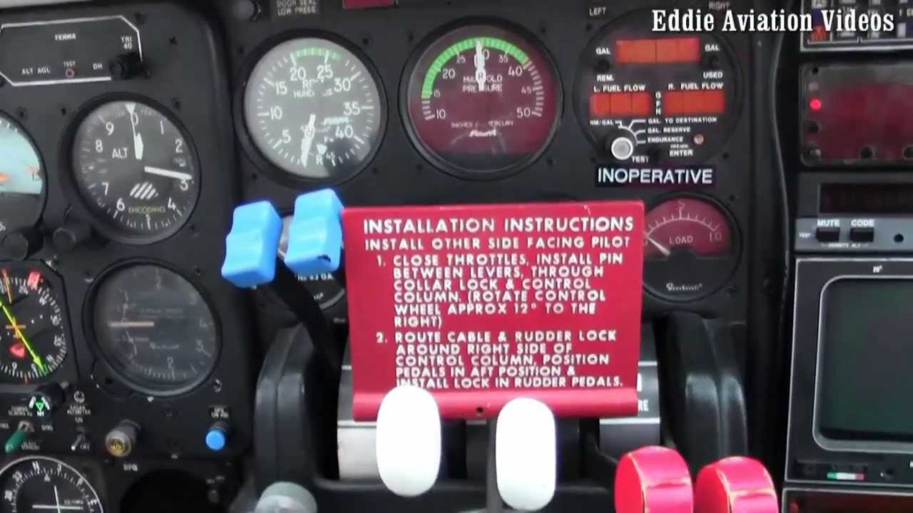 La cabina del BE58 Beechcraft baron