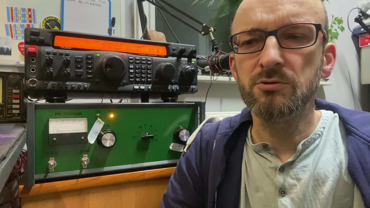 Jak wygląda w środku wzmacniacz mocy na fale krótkie zbudowany na 3 lampach GU50M