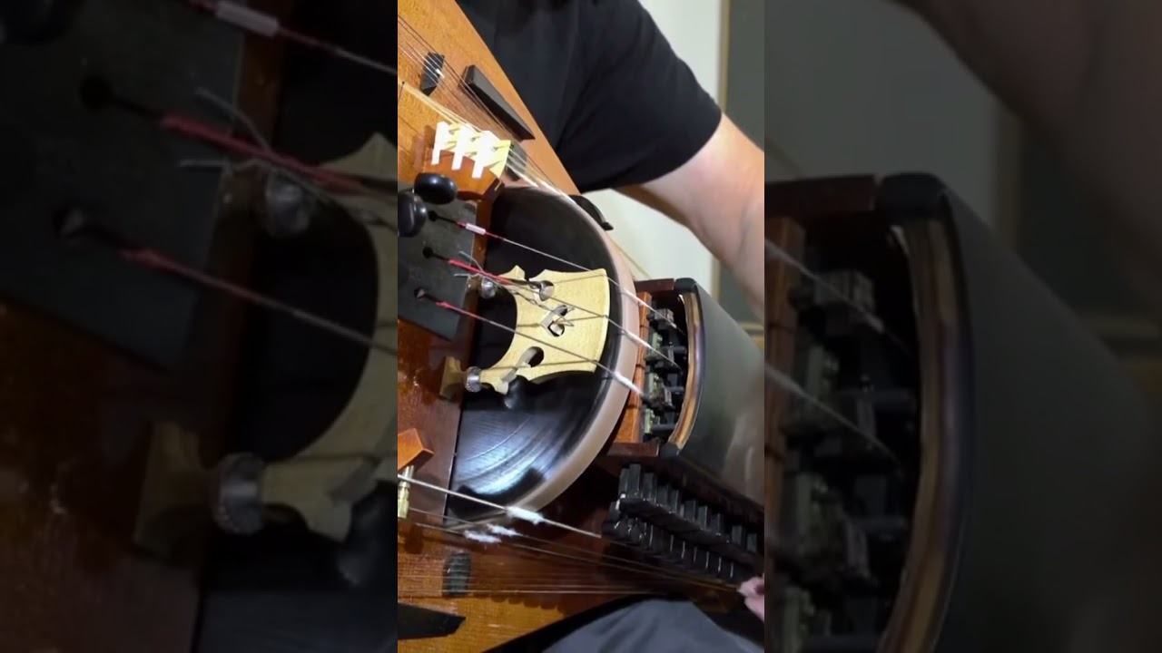 Splitting Up. Neo Medieval Tune. #shorts  #hurdygurdy