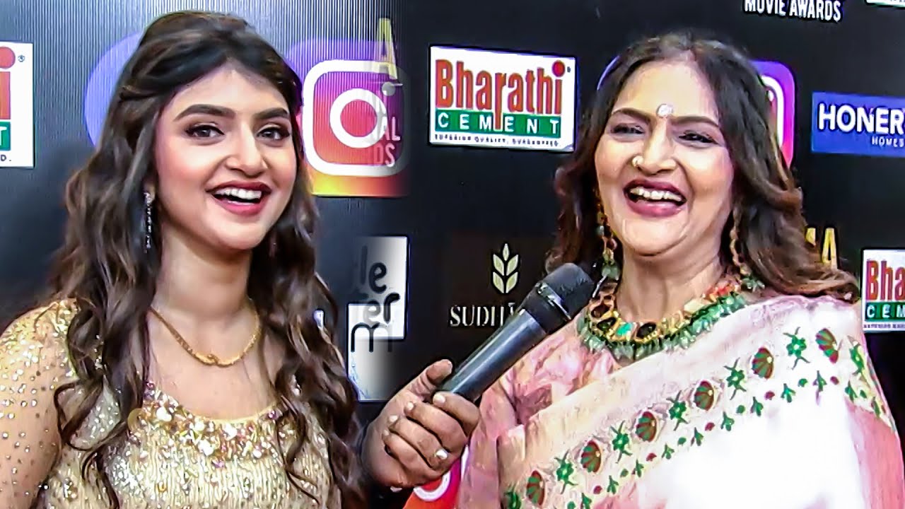 Mother and daughter duo, Sreeleela and her mother graced the red carpet with elegance