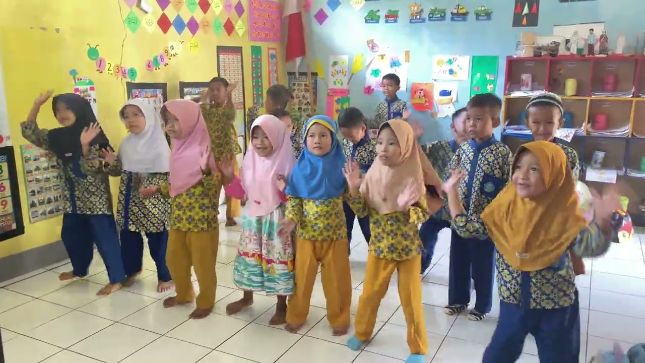TEPUK TANGAN KOBER MAMBAUL ULUM