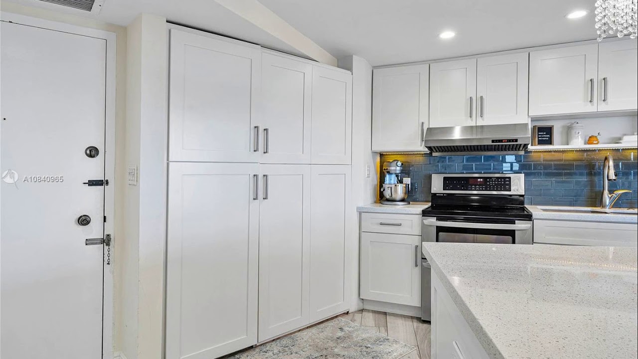 3000 Holiday Dr #605 Fort Lauderdale, FL 33316 - Condo - Real Estate - For Sale