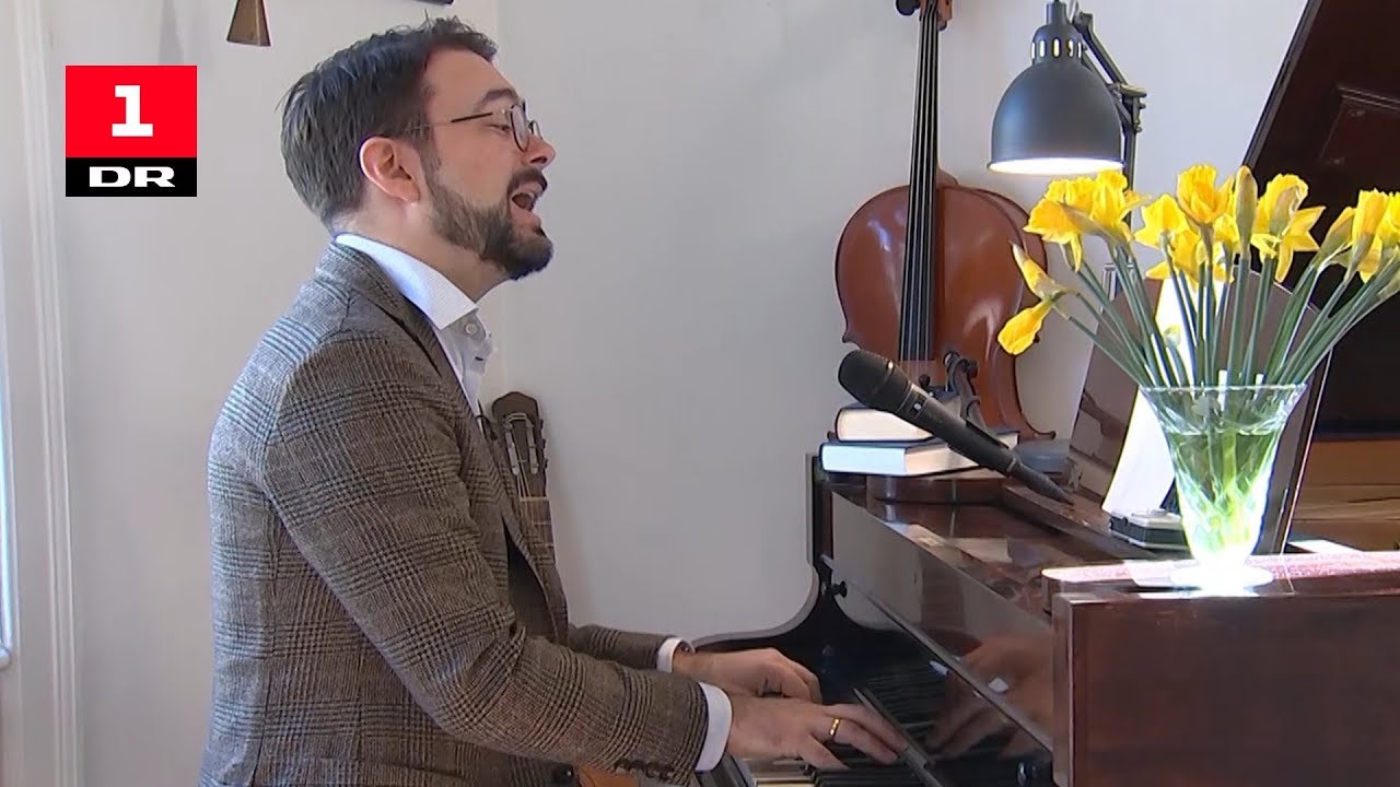 ’Lyse Nætter’ af Alberte Winding/Aske Bentzon | Morgensang med Phillip Faber | DR1