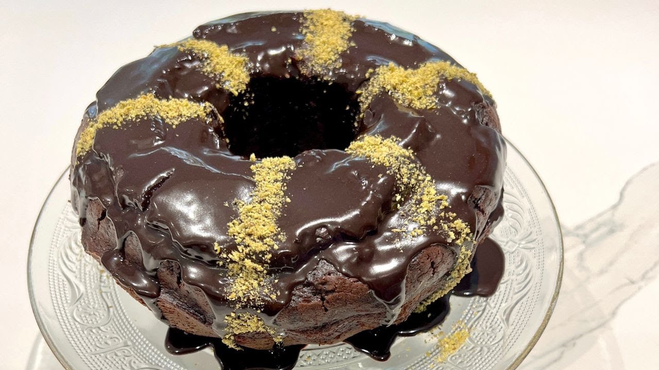 CAKE AU CHOCOLAT AVEC PEU D'INGREDIENTS ET AU BLENDER