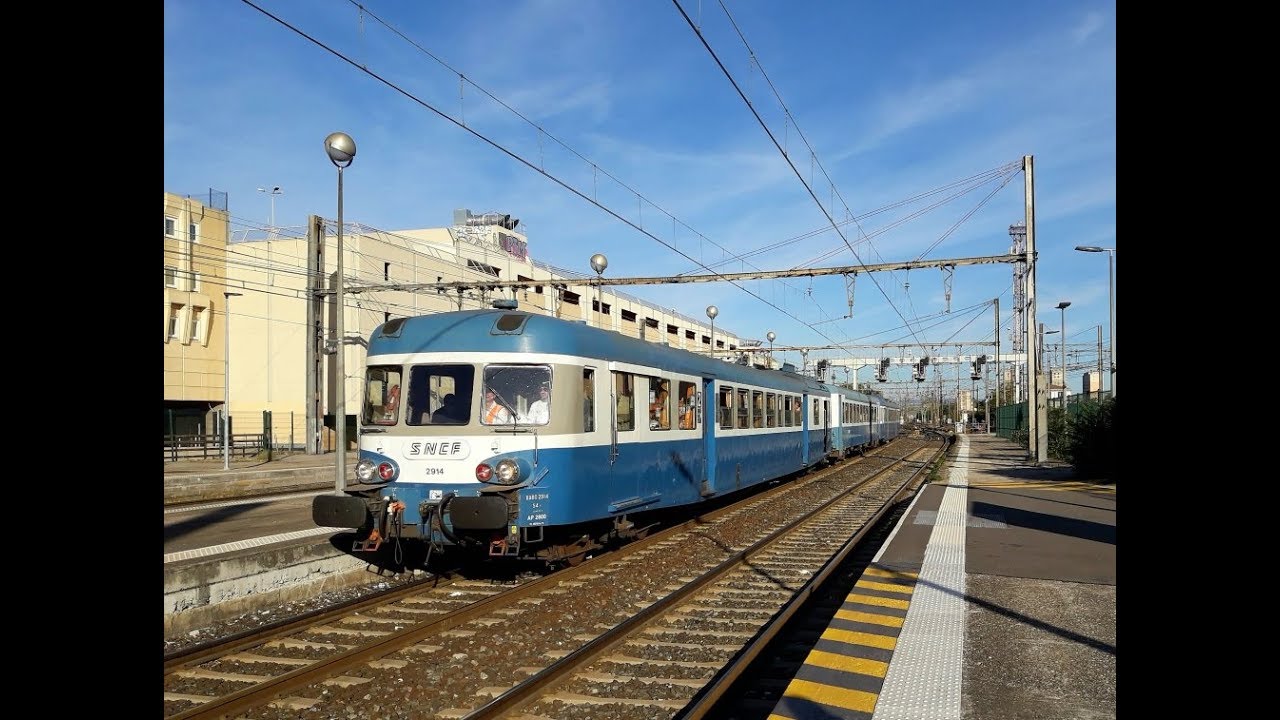 En gare d'Avignon-Centre un samedi après-midi
