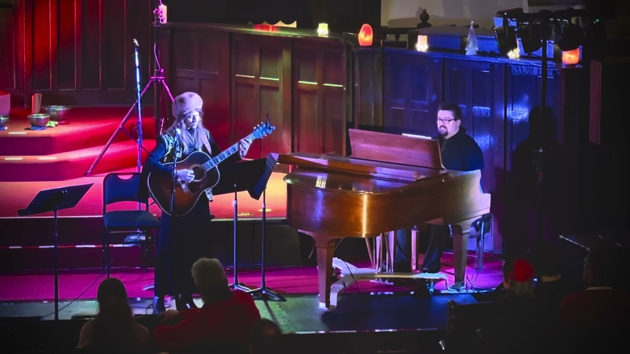 Christina Eltrevoog and Erik Olson - Sweet Little Jesus Boy 