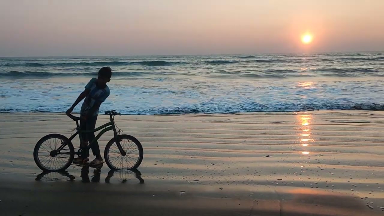 Stuck in sands Cox's Bazar: the largest sea beach of the world