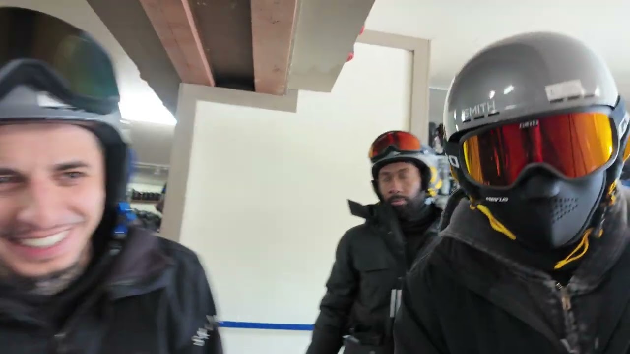 SNOWBOARDING IN FLAGSTAFF! | VLOGMAS DAY 7