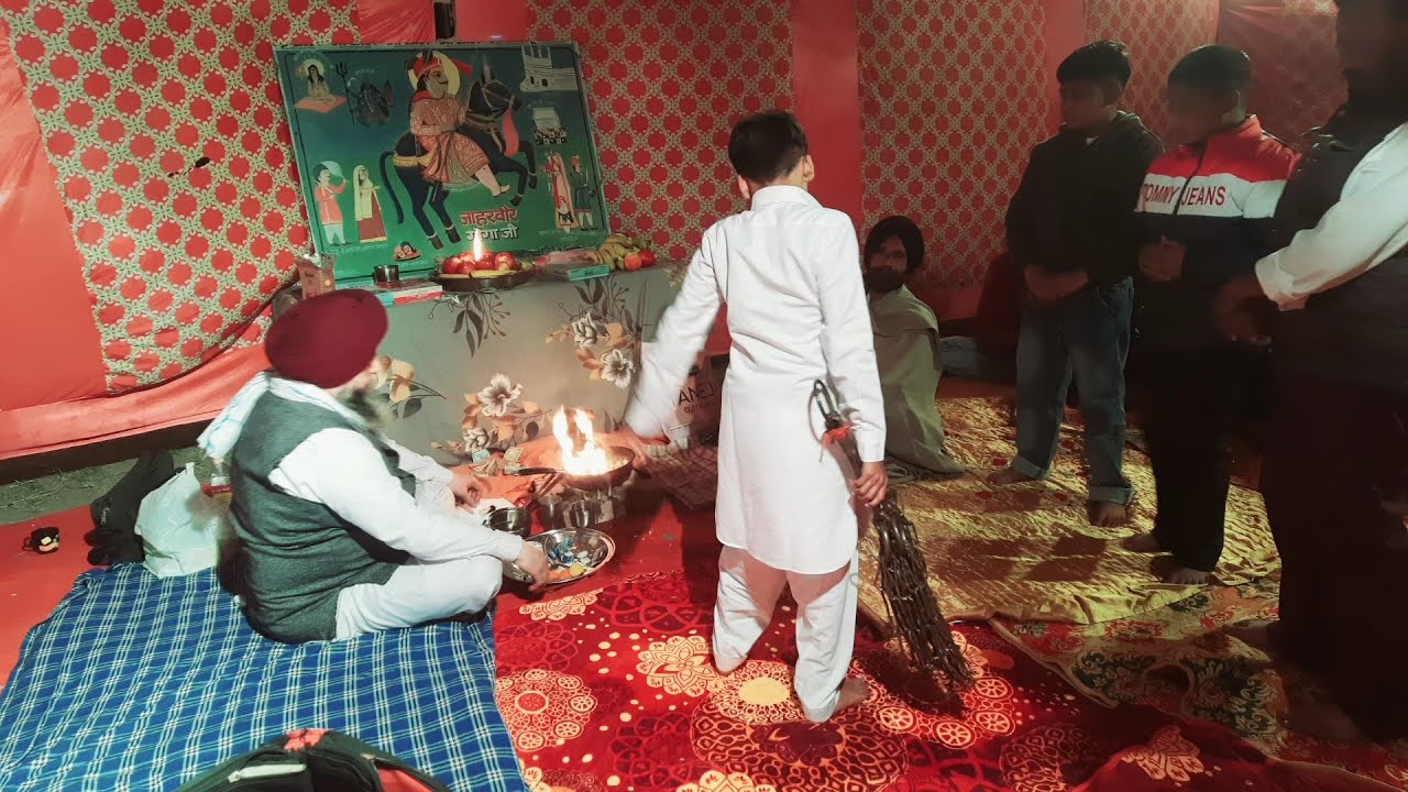 हसनपुर गदी को मानकर छोटे बच्चे मे आई गोगा जी की जबरदस्त सवारी।Goga Ji Ki Sawari।Hasanpur Gaddi।