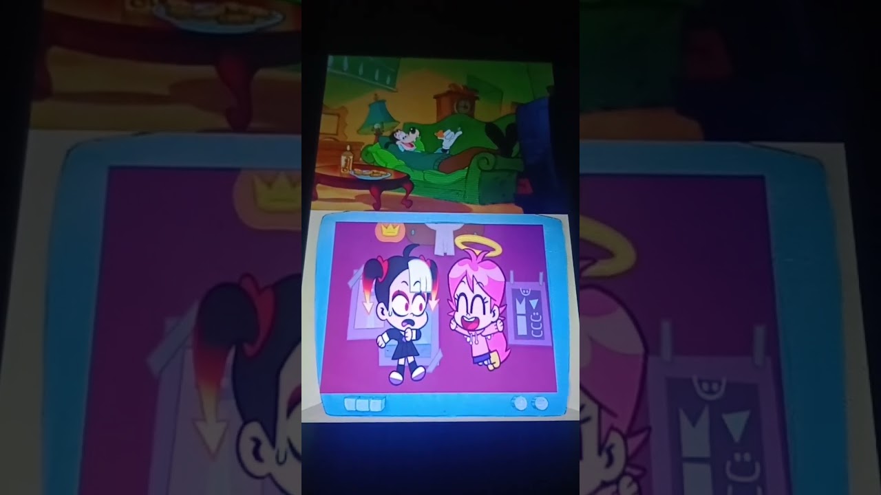 Goofy Watching Hero Circle