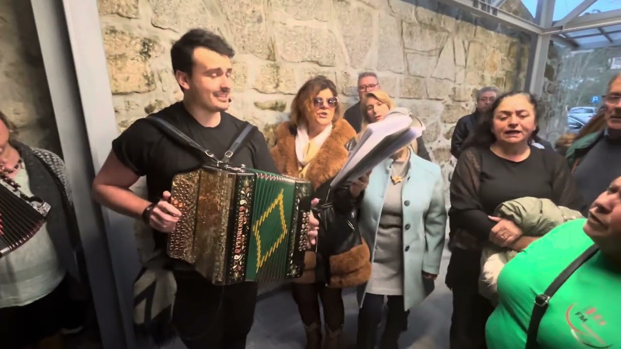 Rolinha brava toda a gente a cantar comigo muito lindo nos arcos de valdevez (10-03-2024)