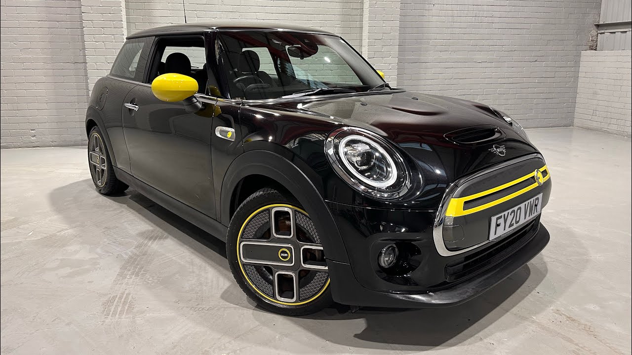 Электромобиль Mini Cooper SE 2020 года, аккумулятор 32,6 кВт⋅ч.