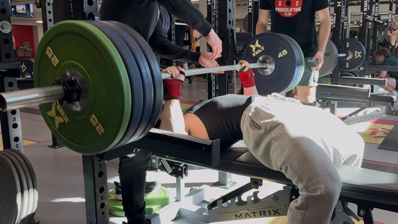 Freshman Benches 365 PR +3500 Calories in College Dinning Hall | SP25 Bench 16