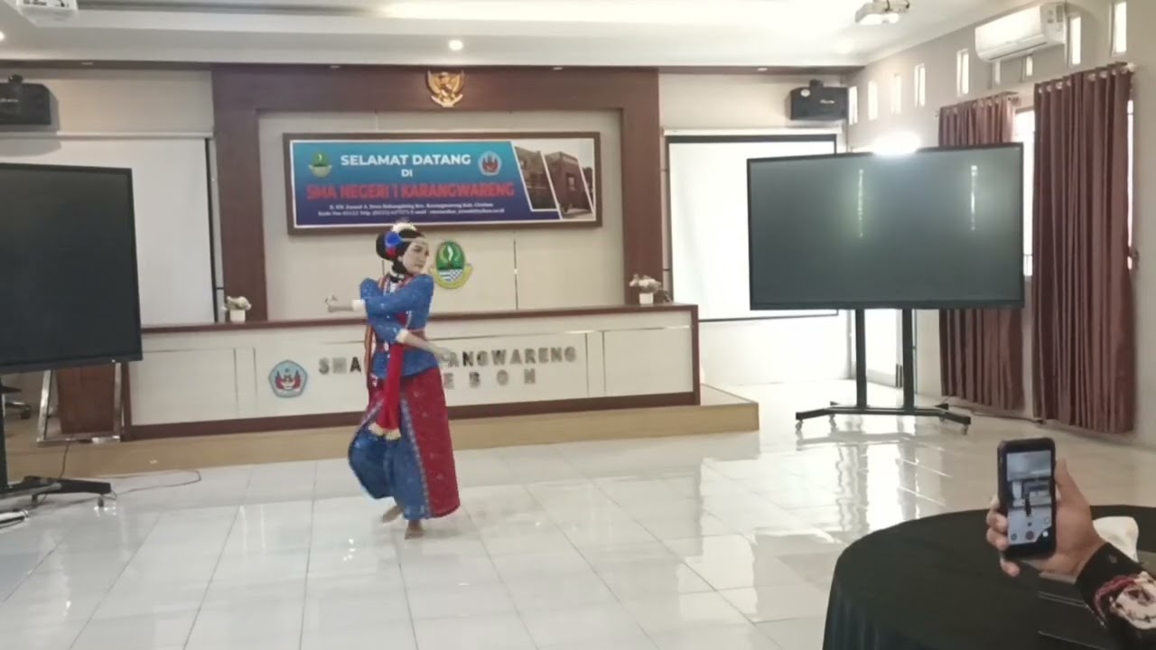Nyi bentang ronggeng koreo by Qorry Ashifa Yulandar,S.Pd
