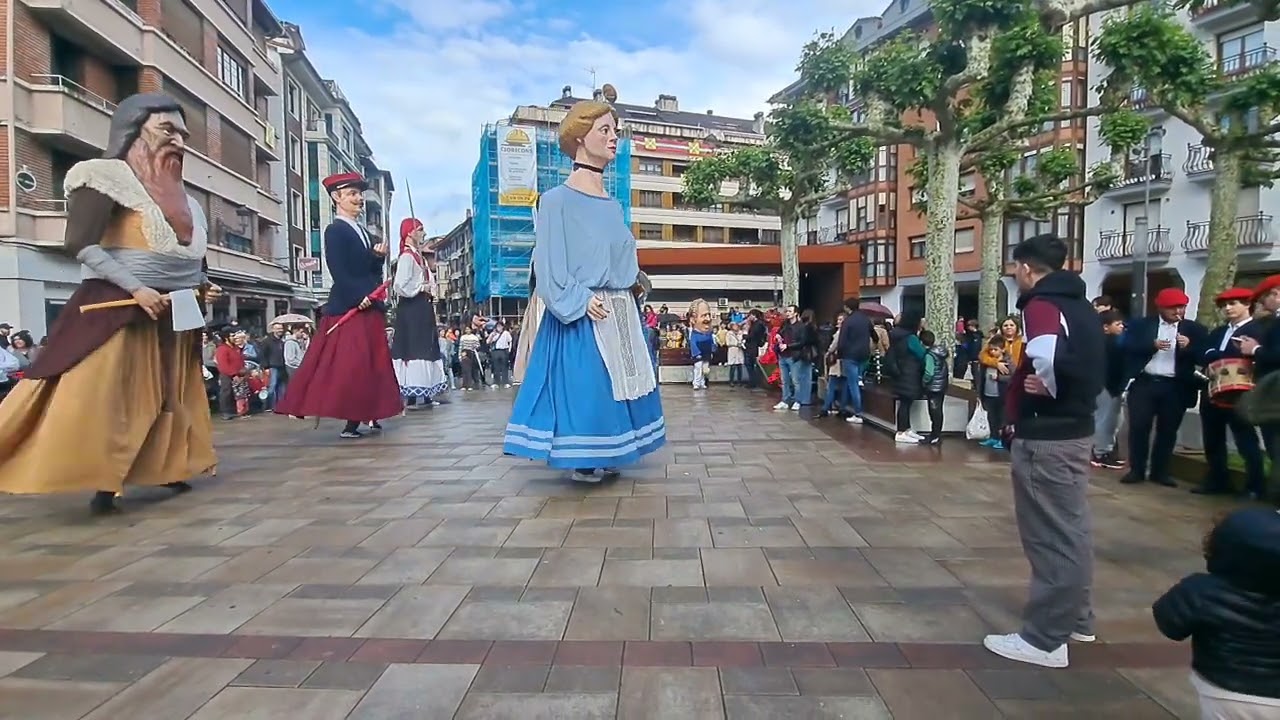 Vals "El Pajarico" de Ekaitz Konpartsa en Fiestas de Beasain | 17 de mayo de 2024
