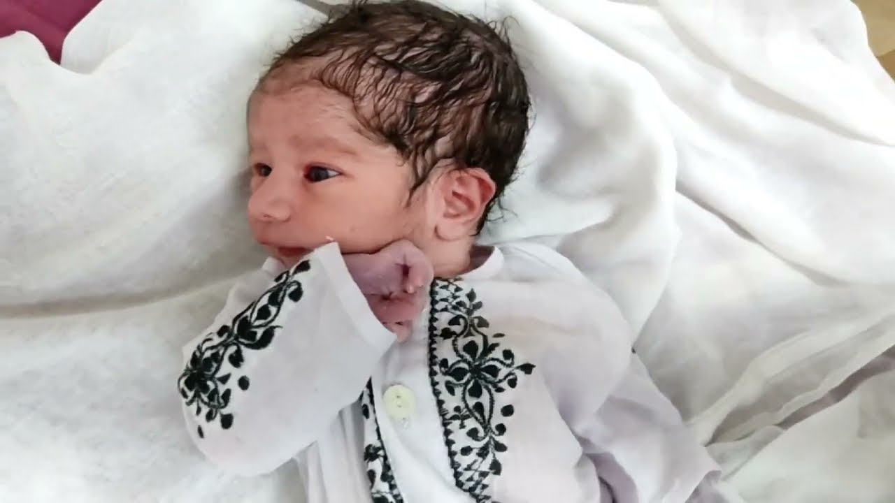 Two Bottom Teeth of Gorgeous Prince Newborn baby with sparkling Eyes just after birth 🤩 💖💖