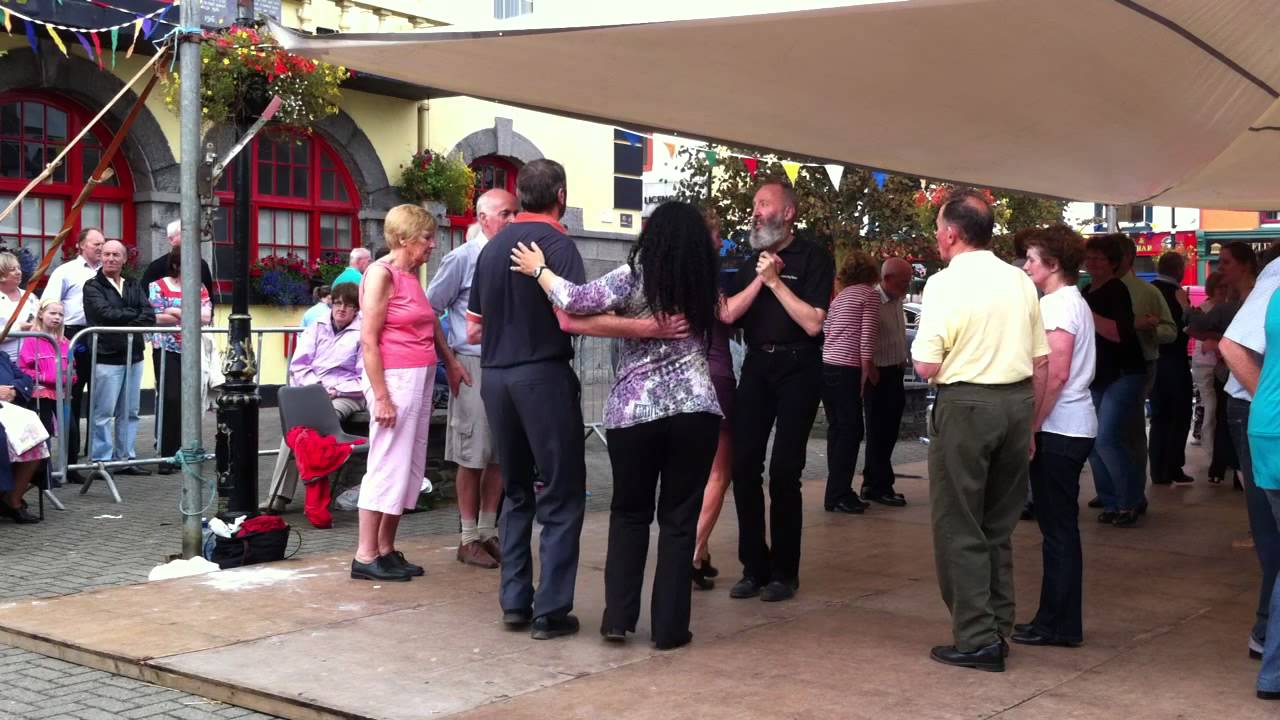 The Antrim Square and Caledonian sets with the Glenside Ceili Band