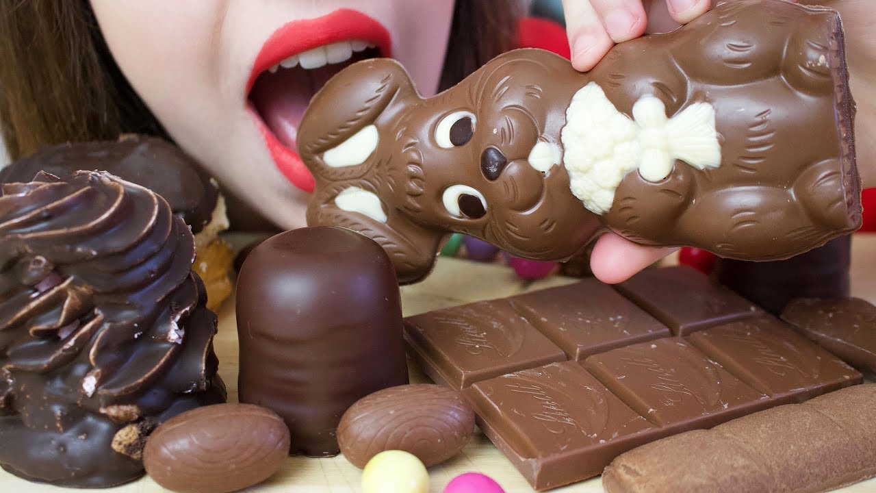 ASMR CUTE RABBIT + Cream Puffs (Profiteroles) | CRUNCHY Eating Sounds No Talking