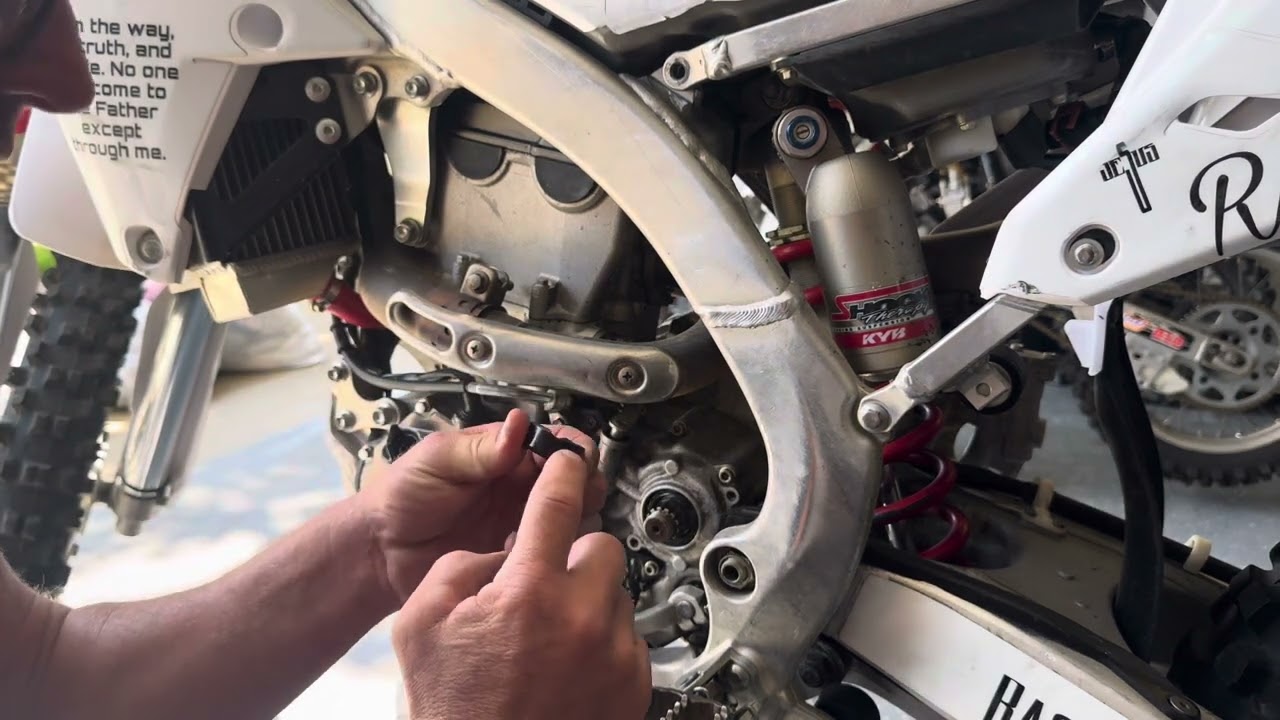 2017 YZ450 counter seal replacement. #counterseal￼ #seal #countershaft #dirtbike #motorcycle