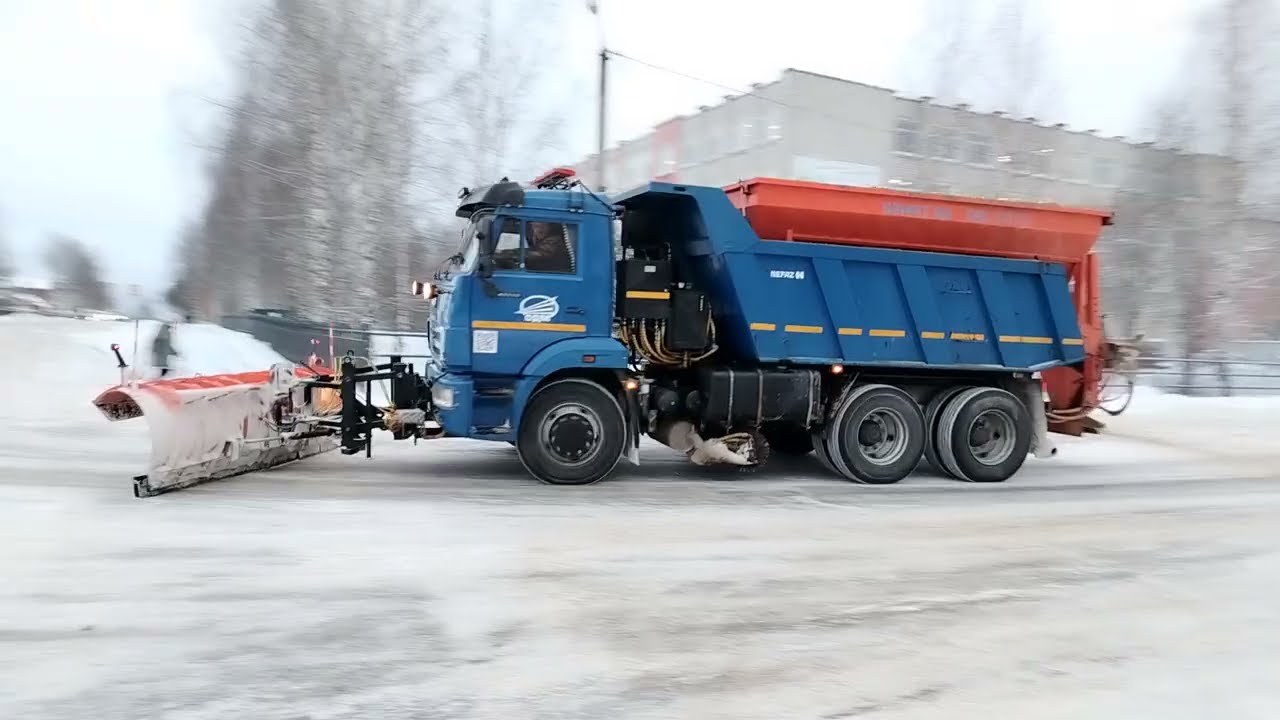 Очистка дорог от снега 256 часть