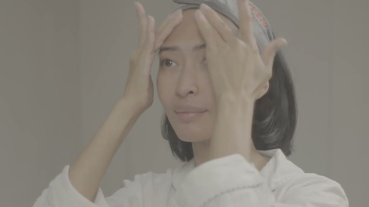 Meder's Circa-Night &mdash; How to Apply Night Cream