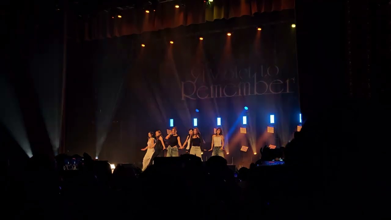 Purple Kiss - Toy Boy, WANT U BACK, Nerdy, & Zombie Live @ Palace Theater