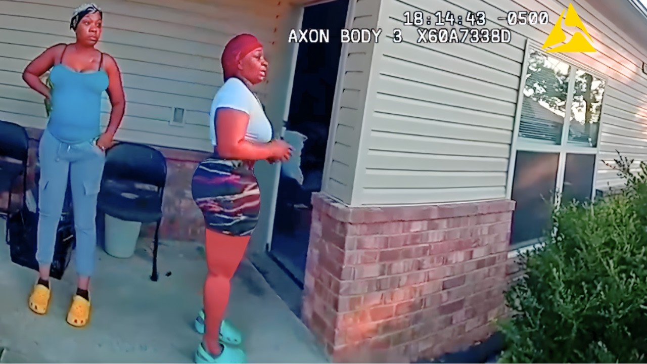 Sisters Come To Blows Over A Piece Of FISH Ends Badly, Yikes
