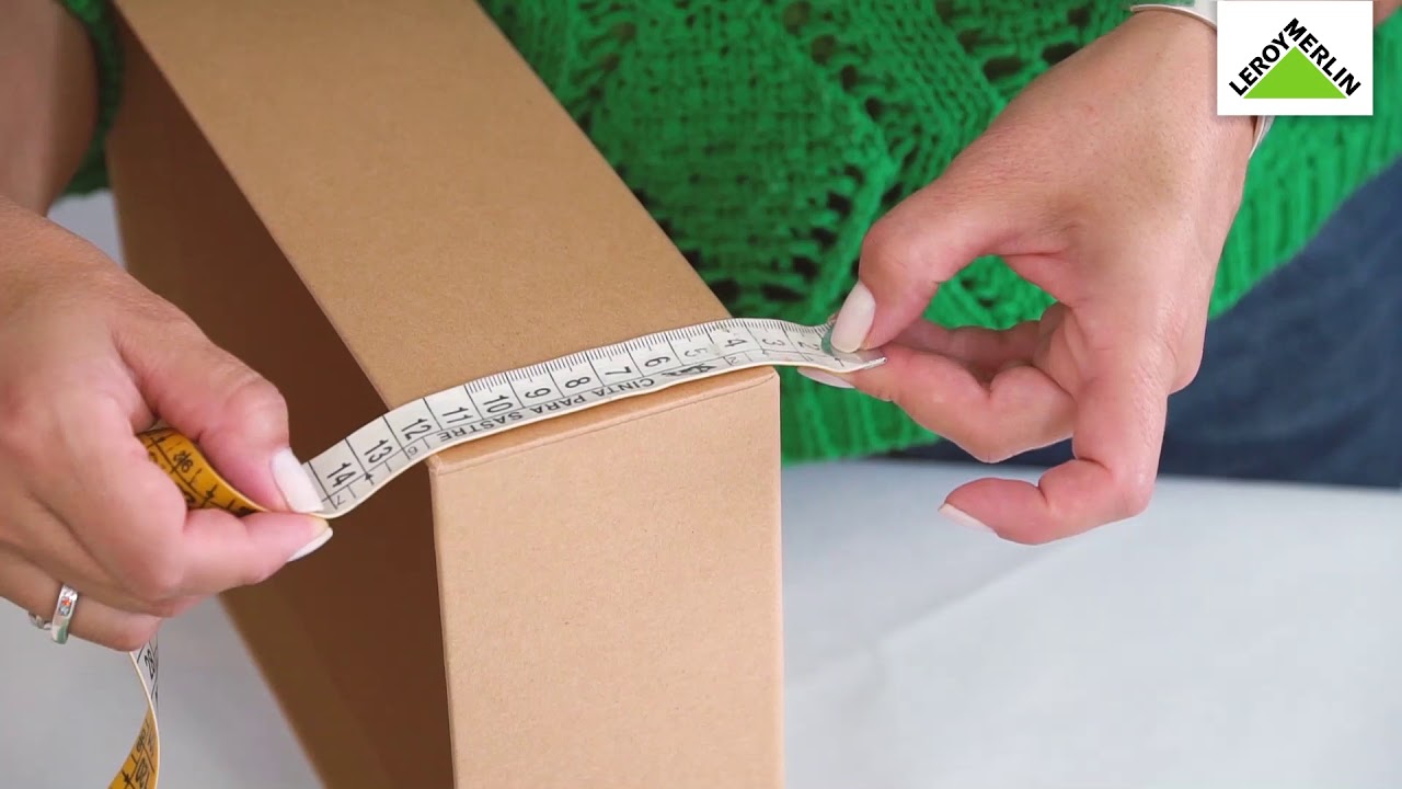 Como forrar uma caixa com papel de parede