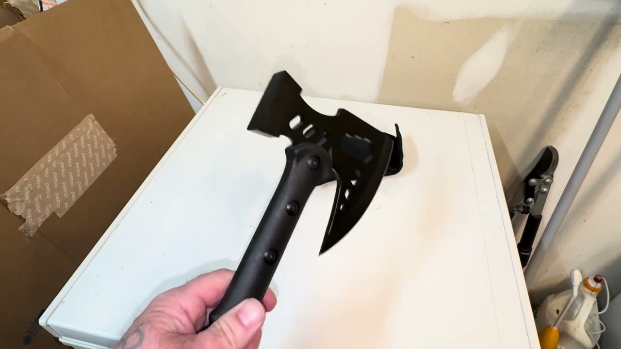 Firewood splitter and wig splitter. 