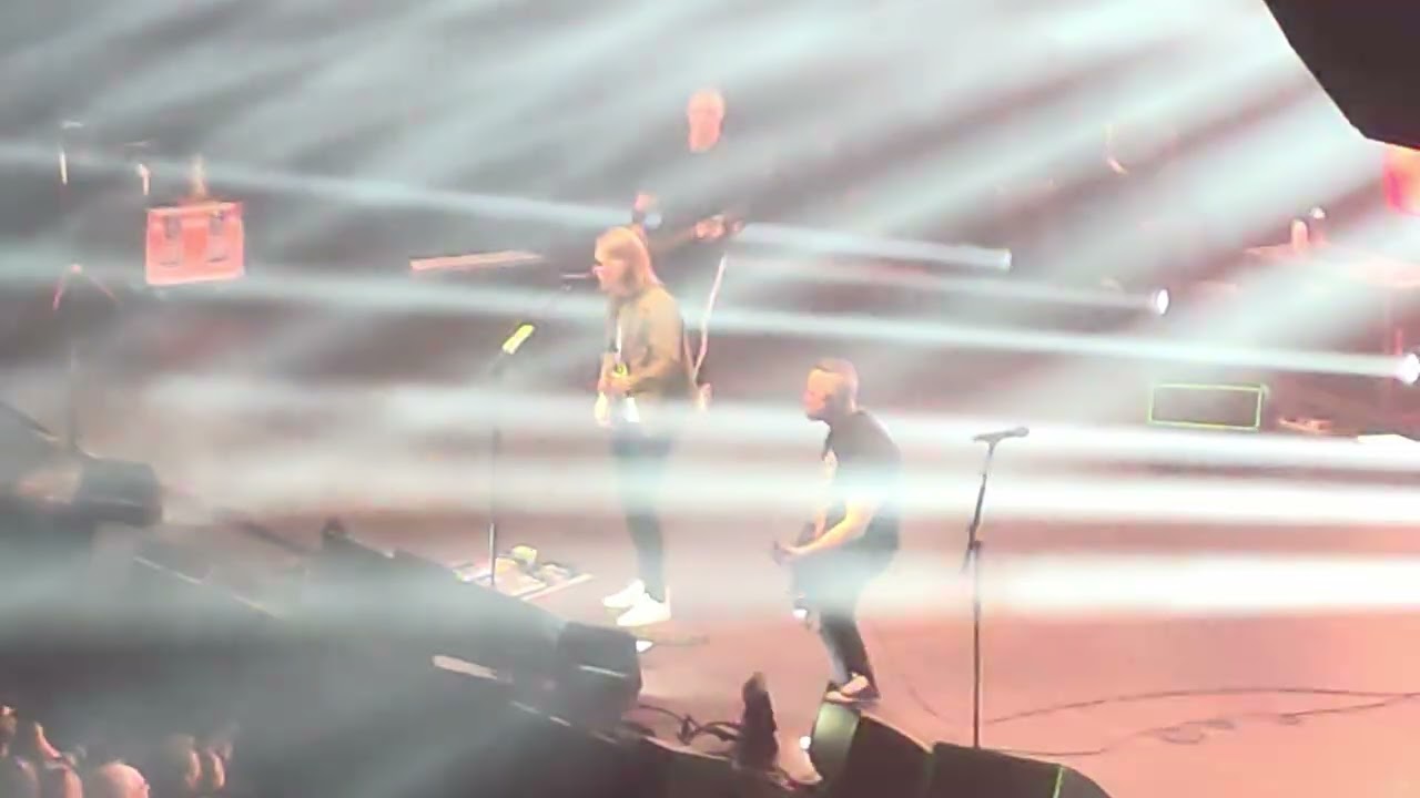 ALTER BRIDGE - Silent Divide