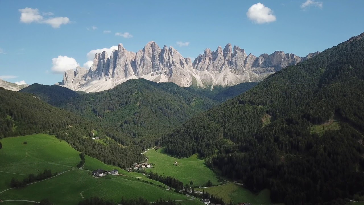 Villn&ouml;&szlig; Valley, Dolomites