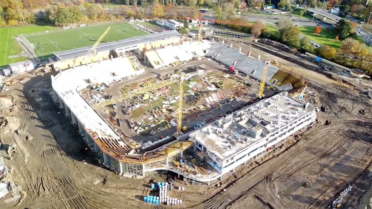 Výstavba fotbalového stadionu v Hradci Králové
