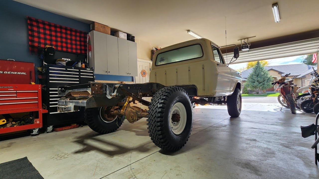 Сборка Ford F250 4X4 с бортовым сидением — Часть 1 / Мой первый Ford