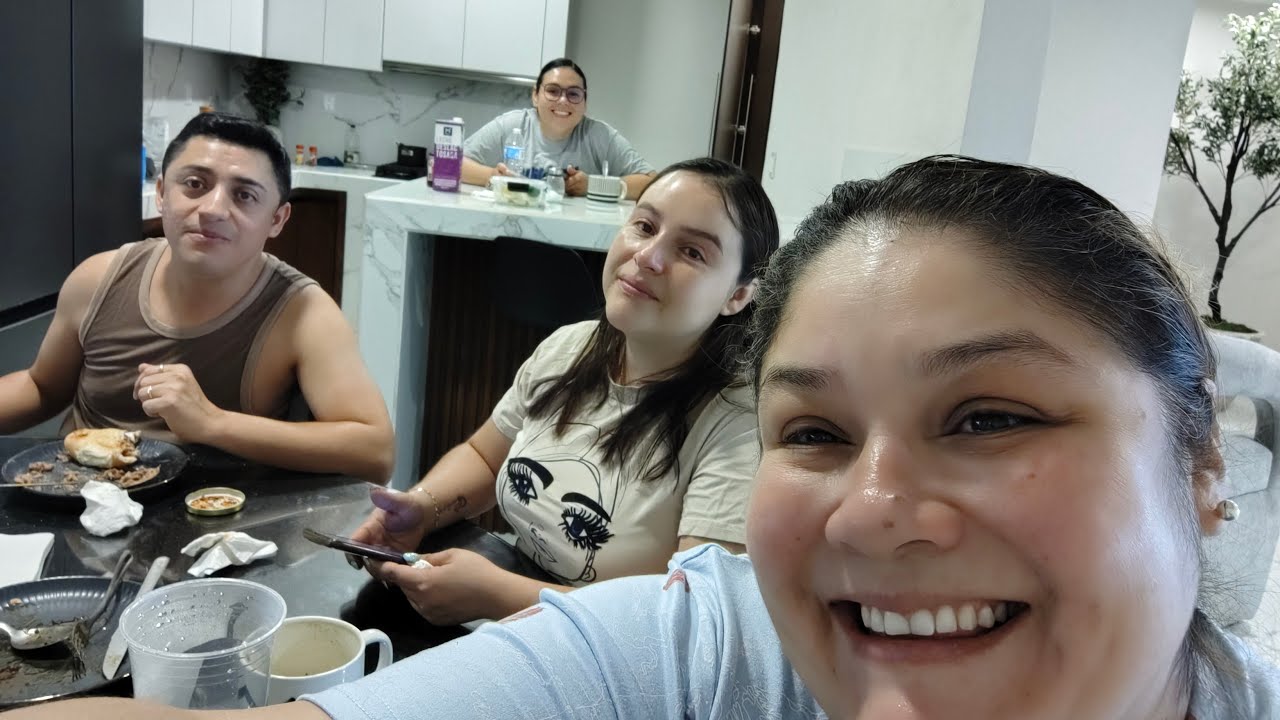 almorzando 😋