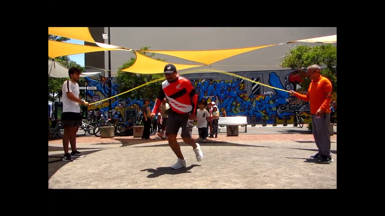 Rambla Cataluña, Andador Escorza. Salto de cuerda grupal en la Vía RecreActiva Guadalajara 