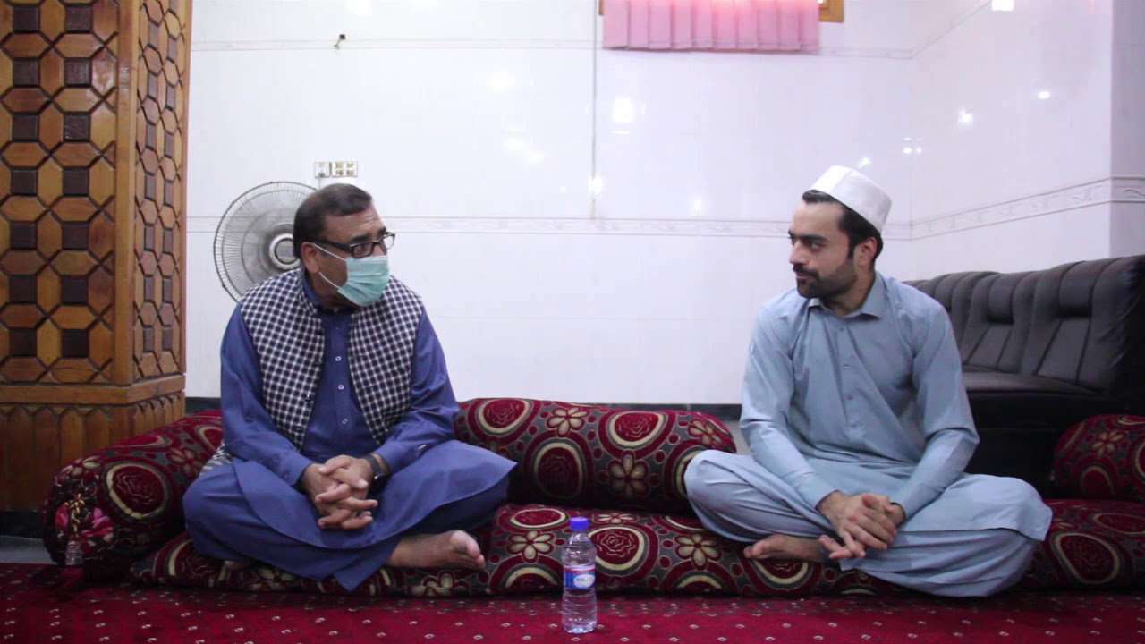 د ننګرهار والي د کرکټ ملي لوبډلې اتل لوبغاړي راشد خان ته د هغه د ارواښادې مور بي بي د مړینې له امله
