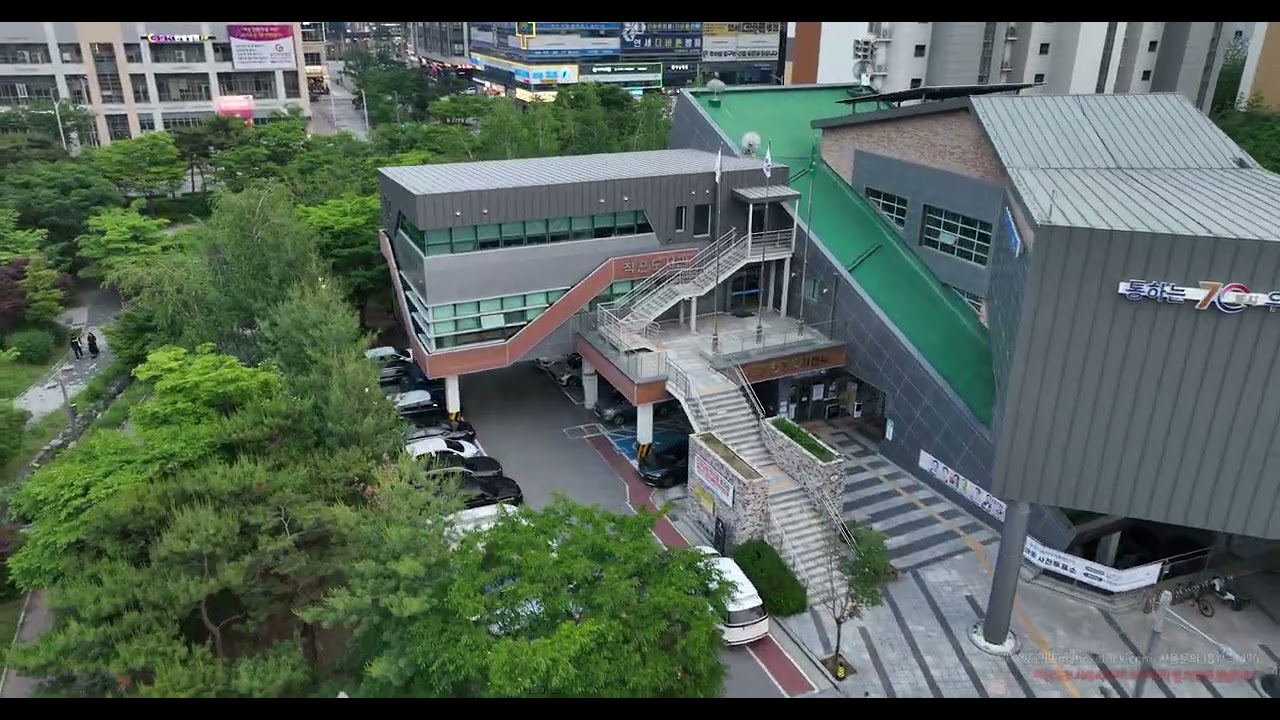 DJI 0205 10 경기김포시양촌읍구래리167 3 스타벅스 김포양촌역DT점 250527 19 altL 24mm DJIMavic3Cine 5120 50 0fps 드론영상소스