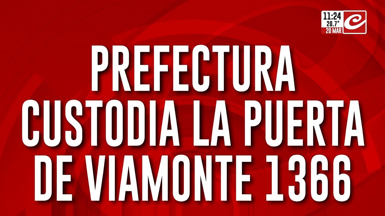 Prefectura custodia la puerta de Viamonte 1366
