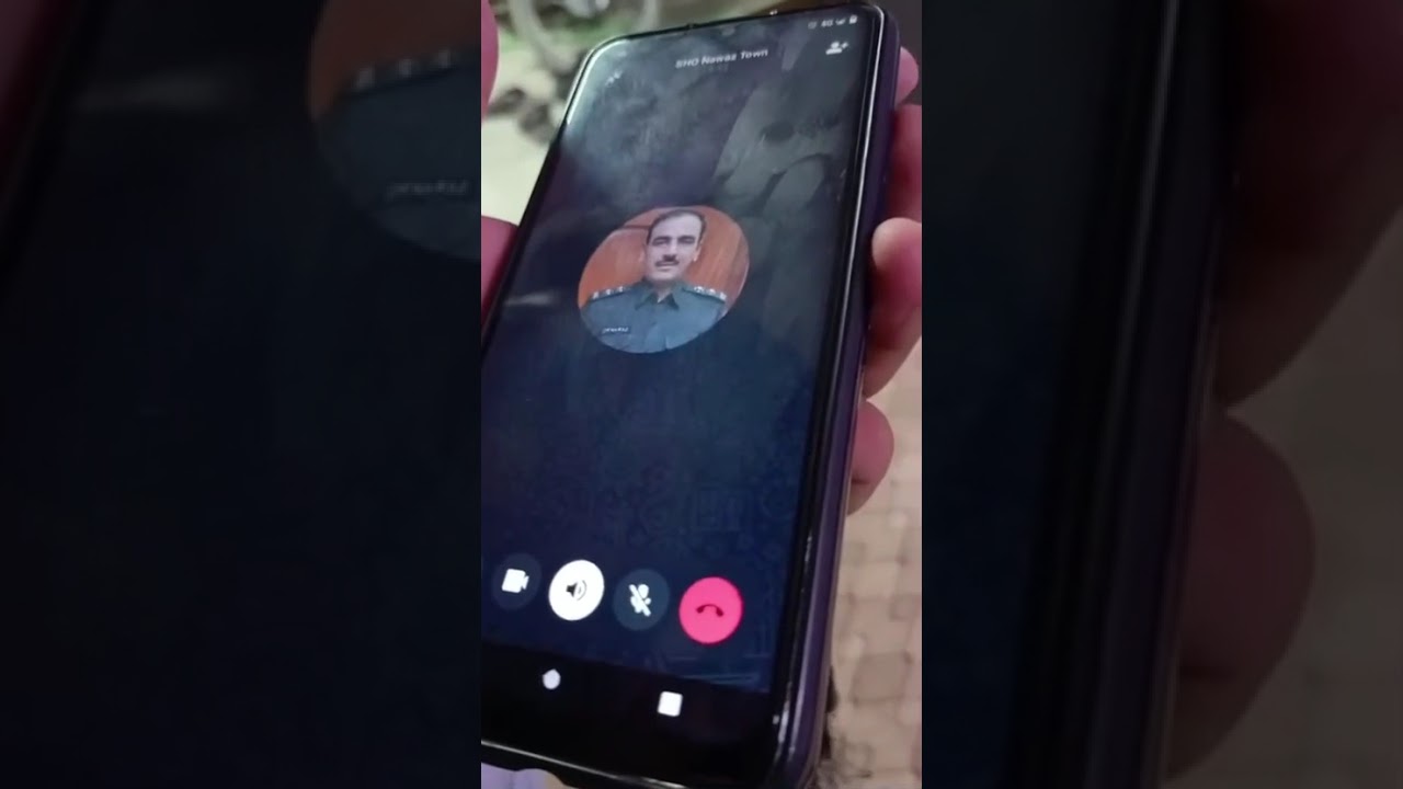 ایس ایچ او مبینہ ٹاون پولیس اسٹیشن دمکھی دے رہے ہیںSindhRanger 