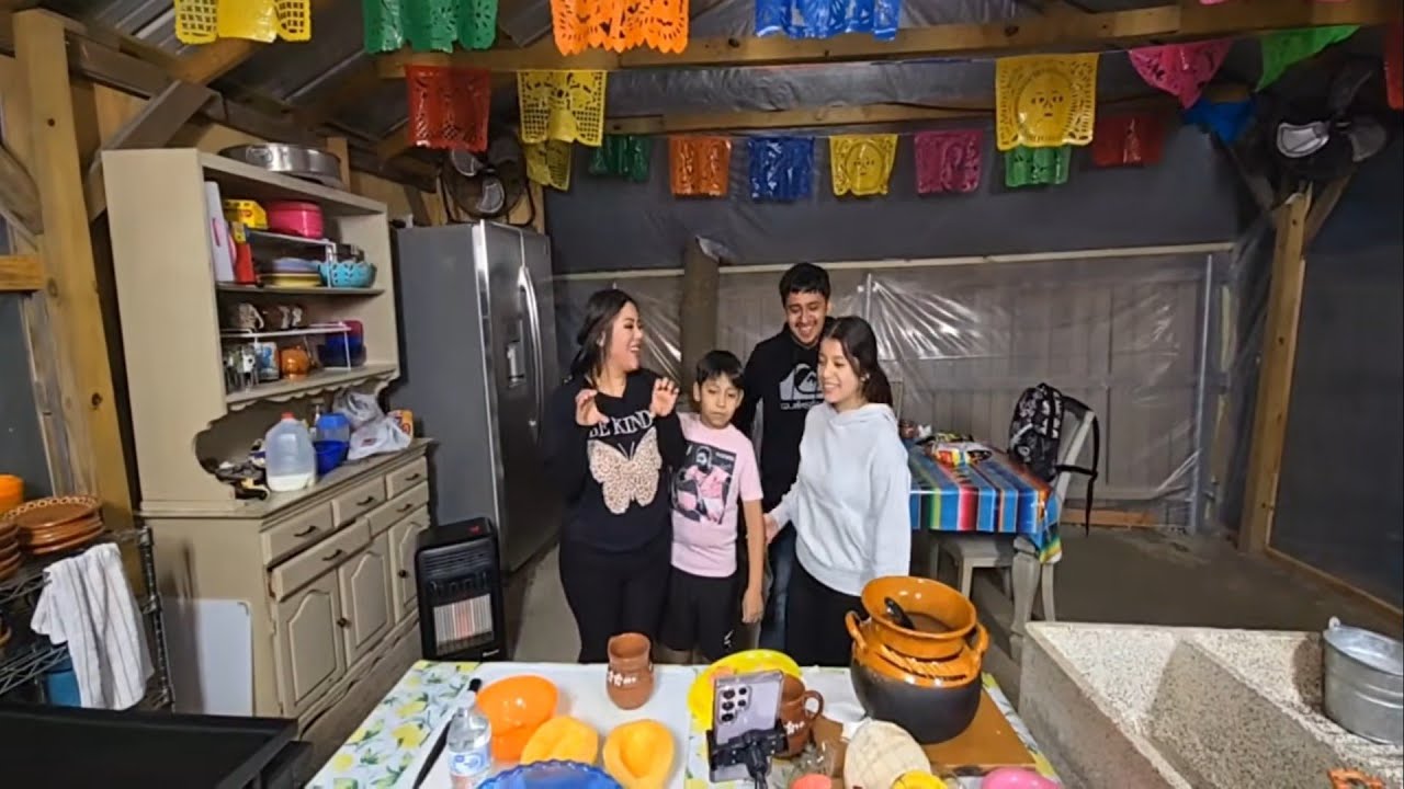 La Familia De Kiari is live!