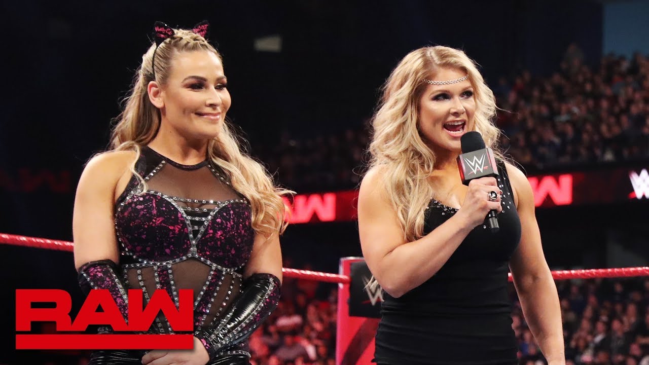 Бет Феникс объявляет о своем выходе из отставки на WrestleMania: Raw, 18 марта 2019 г.