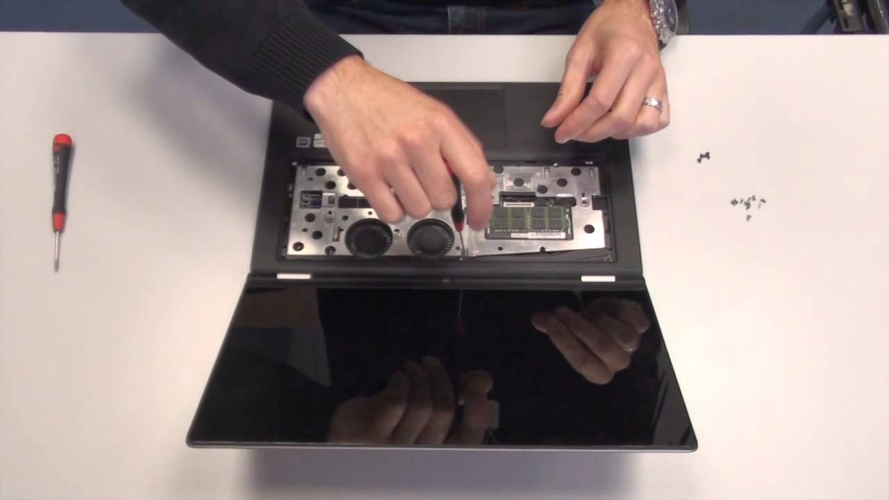 Akku Tausch beim Ultrabook Lenovo Yoga 13