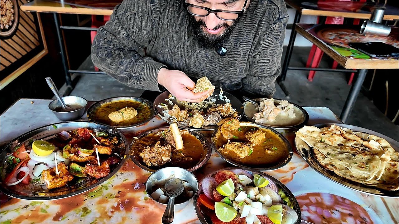Raja Bhai Ki Mutton Curry Aur Skin Wali Chicken Curry | Raja Da Dhaba Vijaypur | Jammu food tour 