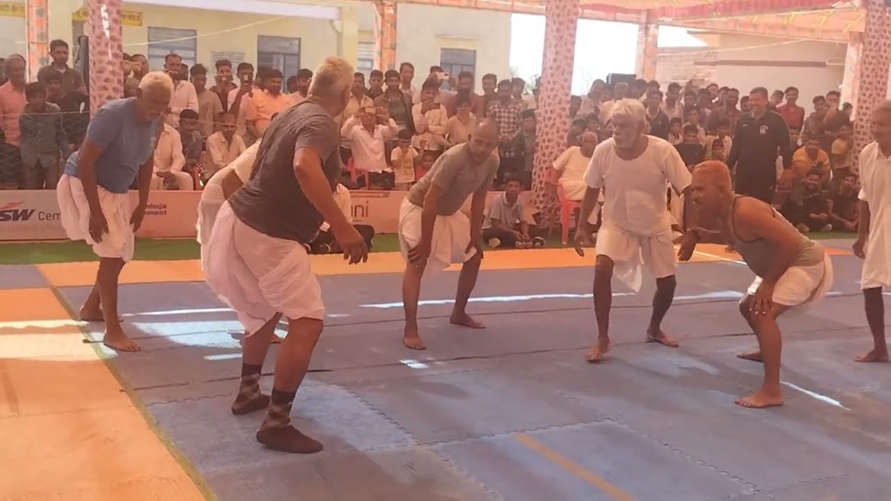 धोती धारी बुजुर्गों ने दिखाया अपना दम कबड्डी में खरनाल में आयोजित कबड्डी प्रतियोगिता