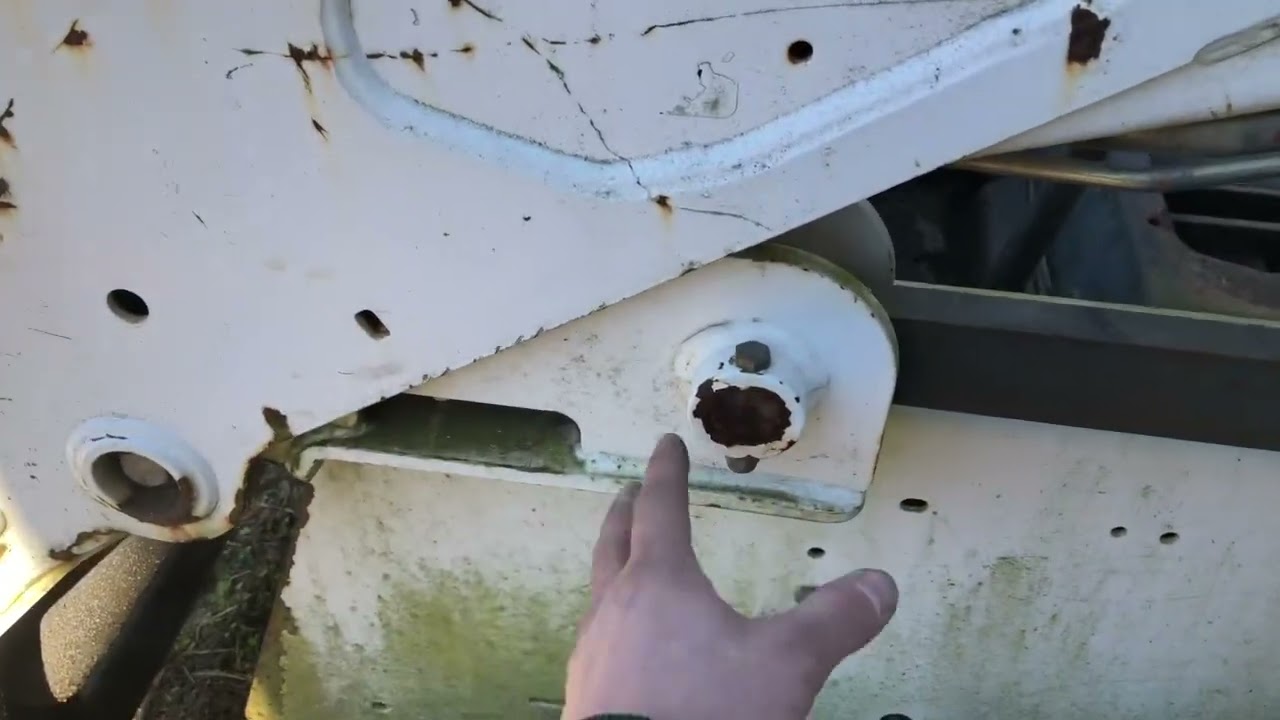 Bobcat T190 engine removal