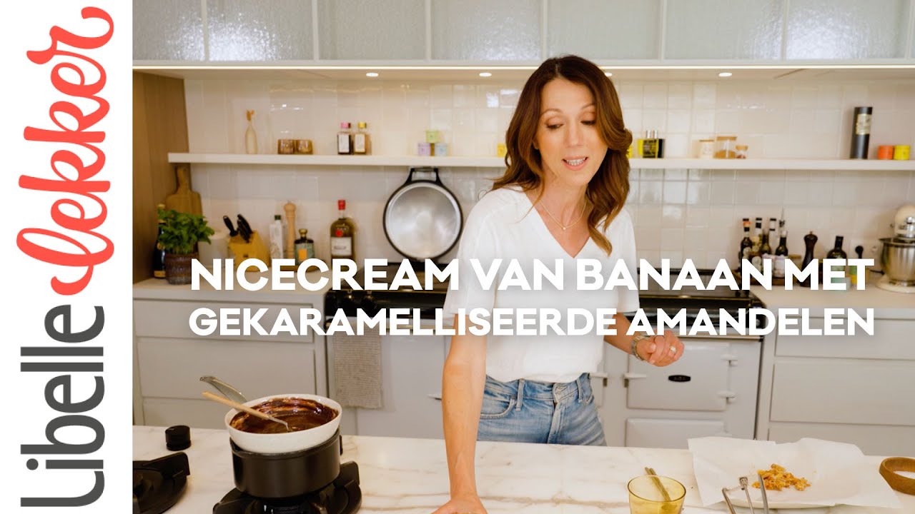 Nicecream van banaan met gekaramelliseerde amandelen en chocoladesaus van Sandra Bekkari