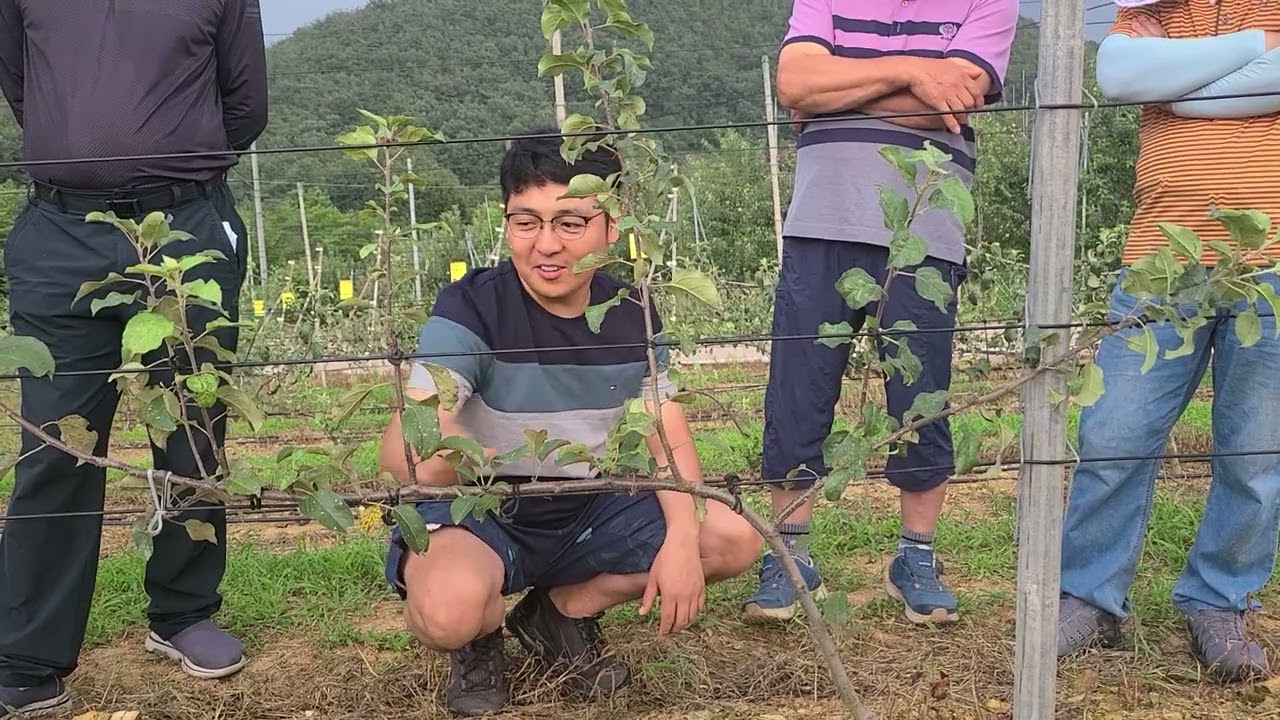 청송 다축 학습 조직 모임, 청송군 안덕면 방호정로 132  조영곤님 과원에서 윤인섭님 