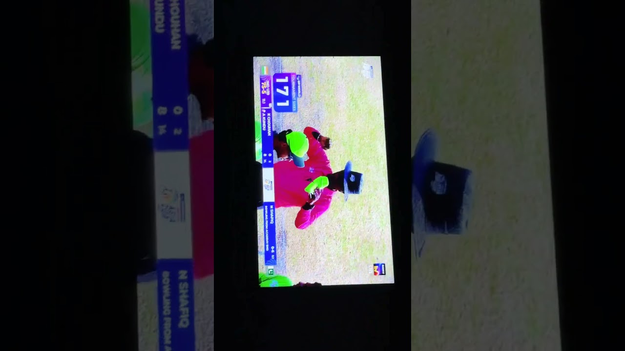 live match scorecard kundu in crease bad start by india 